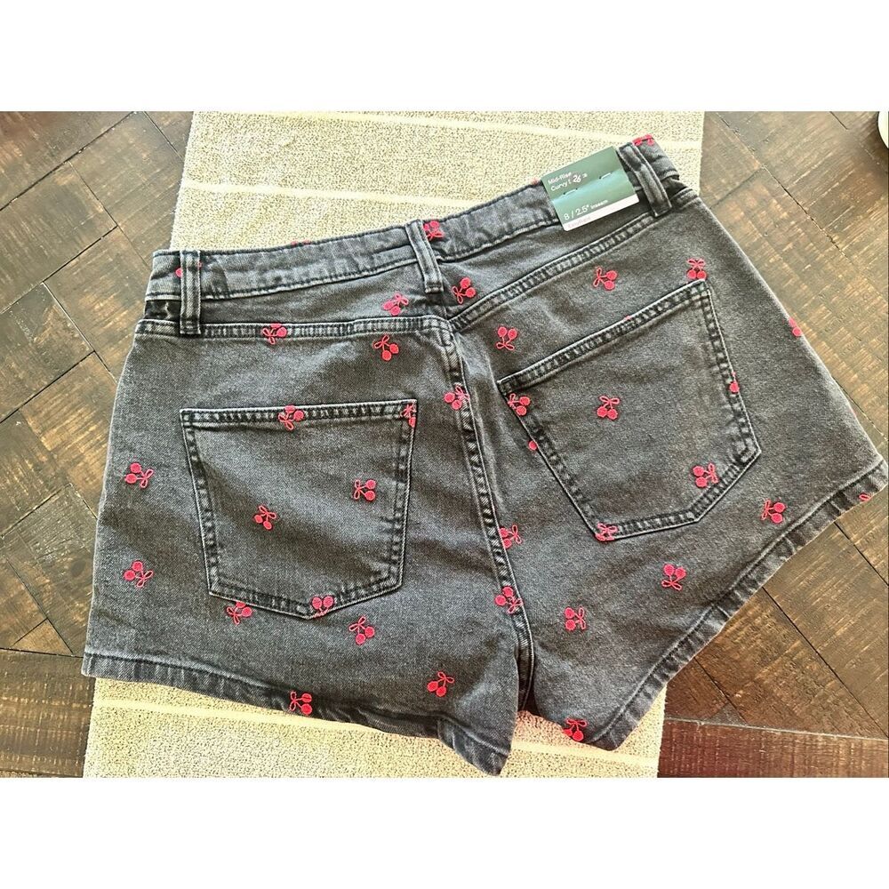Wild Fable Black Wild cherry Jean Embroidered Shorts Size 8 New - Picture 4 of 4